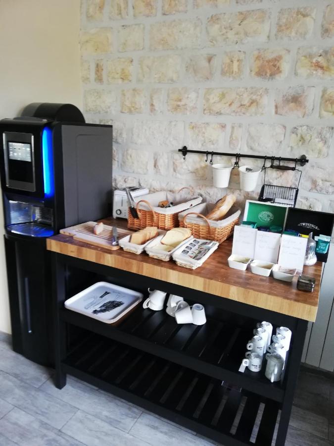 Logis Hotel & Restaurant Le Carnot Die Zewnętrze zdjęcie
